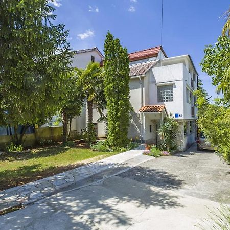 Apartman Laurus Malinska Exteriör bild