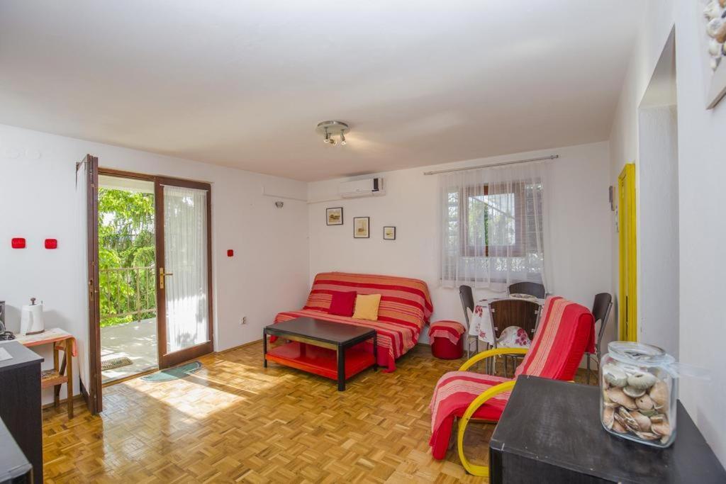 Apartman Laurus Malinska Exteriör bild