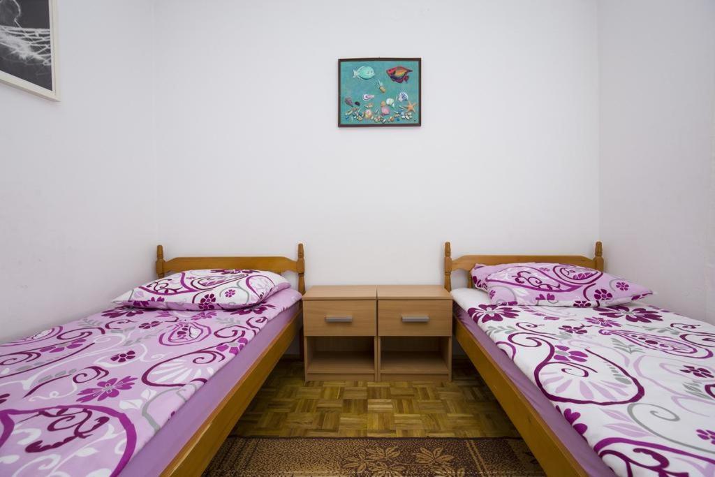 Apartman Laurus Malinska Exteriör bild